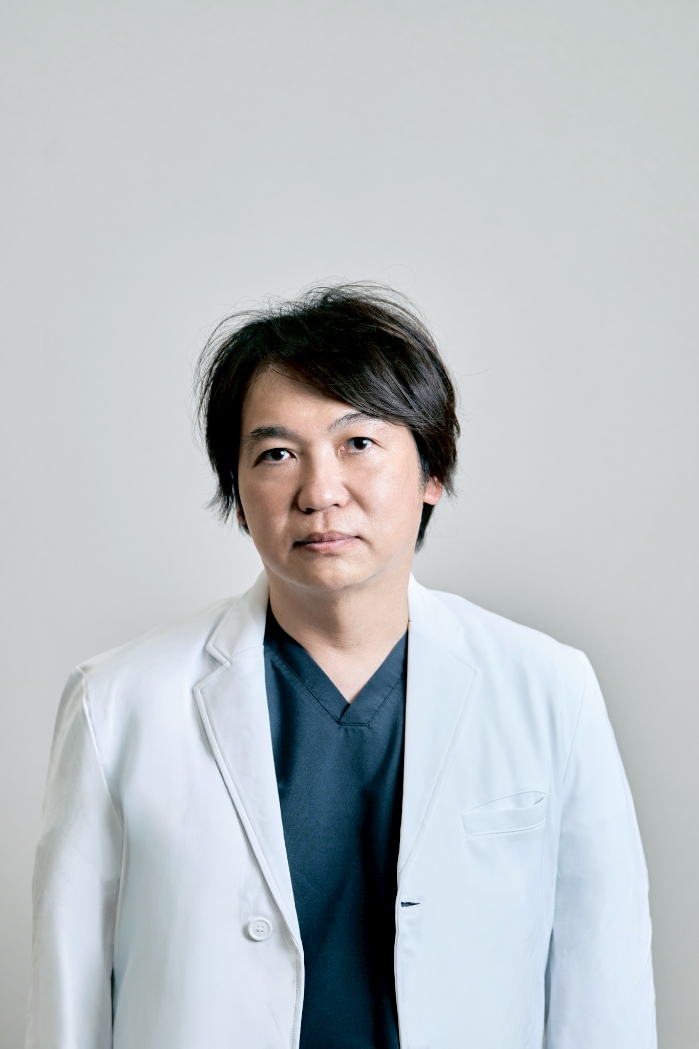 １．菅谷和之　麻酔科医　いびきを『最新治療法』で治す　1万人を超える眠りを見届けた麻酔科医の治療法　クリエイティブメディア出版　クリエイターズワールド